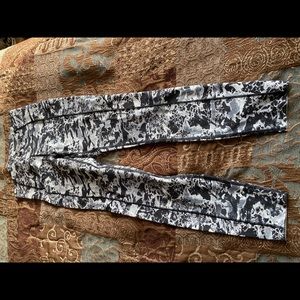 Lululemon size 6 fast and free